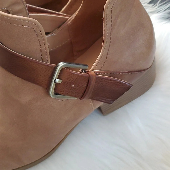 𝚆𝚘𝚗𝚍𝚎𝚛𝚕𝚢 𝚋𝚘𝚘𝚝𝚜, 𝙽𝚎𝚟𝚎𝚛 𝚠𝚘𝚛𝚗, 𝚐𝚛𝚎𝚊𝚝 𝚌𝚘𝚗𝚍𝚒𝚝𝚒𝚘𝚗! - Picture 6 of 10